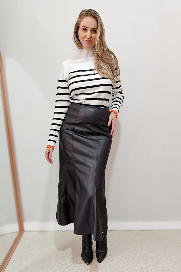 Saia Midi PU Evasê Recortes Preta